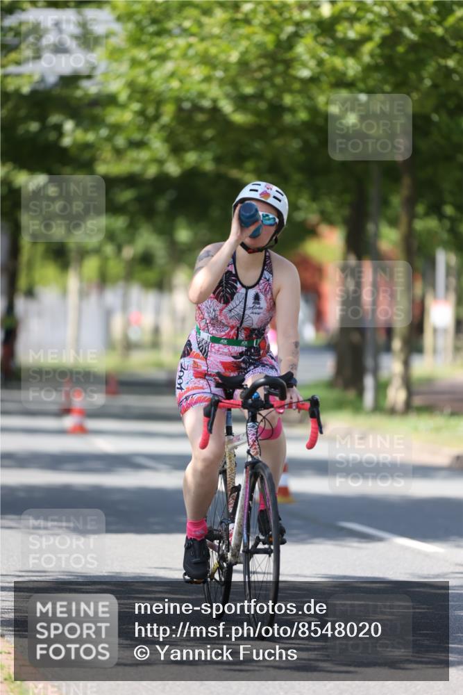 10.08.2025 - GEWOBA Citytriathlon Bremen Yannick Fuchs http://msf.ph/oto/8548020 10.08.2025 13:09:42 Radfahren 681, 770, 942 meine-sportfotos.de
