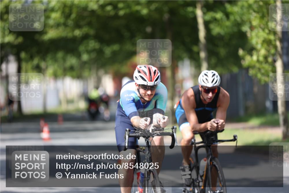 10.08.2025 - GEWOBA Citytriathlon Bremen Yannick Fuchs http://msf.ph/oto/8548025 10.08.2025 12:12:39 Radfahren 640, 692, 769, 851, 875, 885, 1012 meine-sportfotos.de