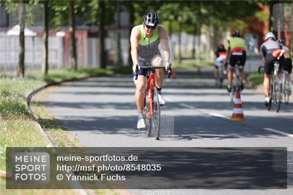 10.08.2025 - GEWOBA Citytriathlon Bremen Yannick Fuchs http://msf.ph/oto/8548035 10.08.2025 13:09:48 Radfahren 681, 770, 942 meine-sportfotos.de