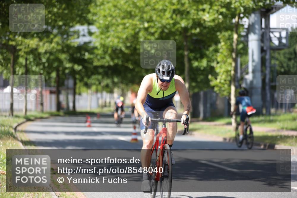 10.08.2025 - GEWOBA Citytriathlon Bremen Yannick Fuchs http://msf.ph/oto/8548040 10.08.2025 13:09:50 Radfahren 681, 770, 942 meine-sportfotos.de