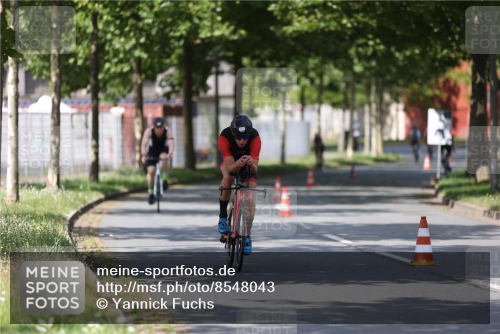 10.08.2025 - GEWOBA Citytriathlon Bremen Yannick Fuchs http://msf.ph/oto/8548043 10.08.2025 12:12:41 Radfahren 640, 692, 769, 851, 885, 1012 meine-sportfotos.de