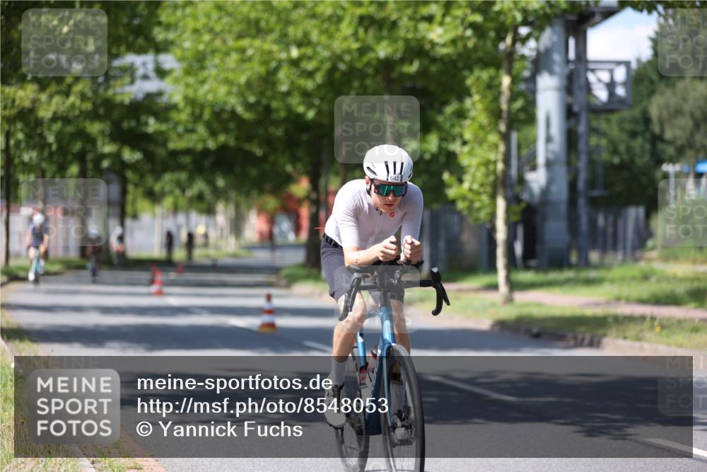10.08.2025 - GEWOBA Citytriathlon Bremen Yannick Fuchs http://msf.ph/oto/8548053 10.08.2025 13:10:07 Radfahren 642, 763, 776, 919, 922, 947, 1037 meine-sportfotos.de
