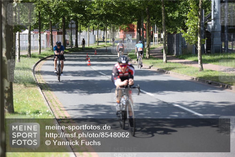10.08.2025 - GEWOBA Citytriathlon Bremen Yannick Fuchs http://msf.ph/oto/8548062 10.08.2025 13:10:15 Radfahren 642, 752, 763, 776, 919, 922, 947, 1037 meine-sportfotos.de
