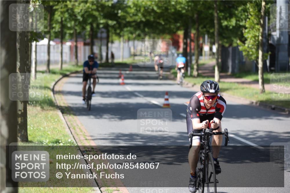 10.08.2025 - GEWOBA Citytriathlon Bremen Yannick Fuchs http://msf.ph/oto/8548067 10.08.2025 13:10:15 Radfahren 642, 752, 763, 776, 919, 922, 947, 1037 meine-sportfotos.de