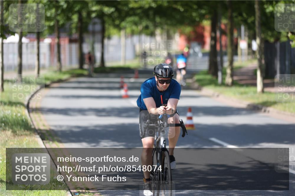 10.08.2025 - GEWOBA Citytriathlon Bremen Yannick Fuchs http://msf.ph/oto/8548074 10.08.2025 13:10:17 Radfahren 642, 752, 763, 776, 919, 922, 947, 956, 1037 meine-sportfotos.de