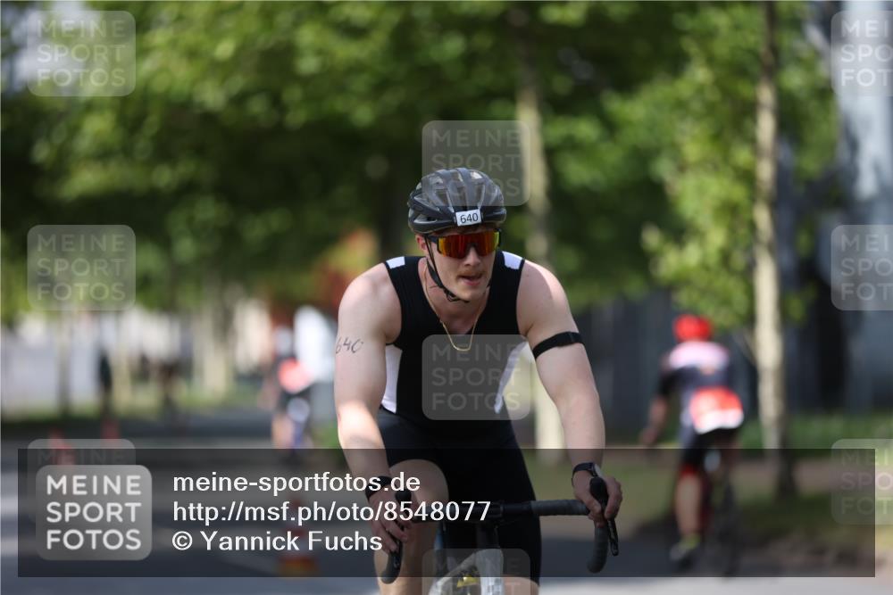 10.08.2025 - GEWOBA Citytriathlon Bremen Yannick Fuchs http://msf.ph/oto/8548077 10.08.2025 12:12:45 Radfahren 640, 692, 769, 771, 851, 884, 885, 1012 meine-sportfotos.de