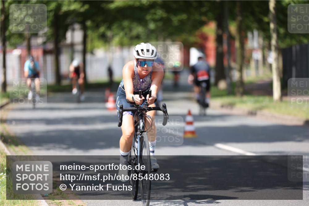 10.08.2025 - GEWOBA Citytriathlon Bremen Yannick Fuchs http://msf.ph/oto/8548083 10.08.2025 12:12:50 Radfahren 640, 675, 692, 745, 771, 851, 884, 885, 960 meine-sportfotos.de