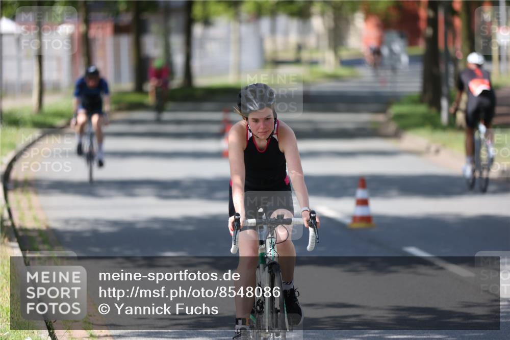 10.08.2025 - GEWOBA Citytriathlon Bremen Yannick Fuchs http://msf.ph/oto/8548086 10.08.2025 13:10:24 Radfahren 752, 763, 776, 919, 922, 947, 956, 1037 meine-sportfotos.de