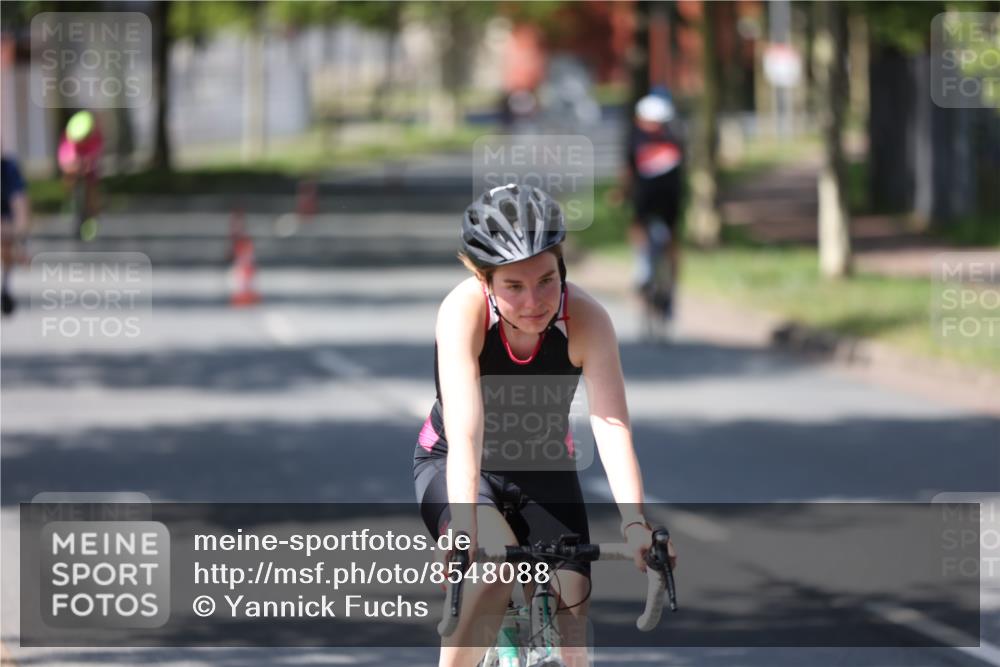 10.08.2025 - GEWOBA Citytriathlon Bremen Yannick Fuchs http://msf.ph/oto/8548088 10.08.2025 13:10:25 Radfahren 752, 763, 776, 833, 919, 922, 947, 956 meine-sportfotos.de