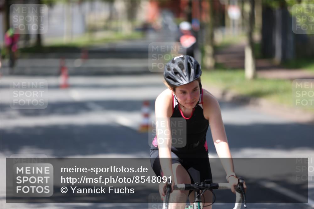 10.08.2025 - GEWOBA Citytriathlon Bremen Yannick Fuchs http://msf.ph/oto/8548091 10.08.2025 13:10:25 Radfahren 752, 763, 776, 833, 919, 922, 947, 956 meine-sportfotos.de