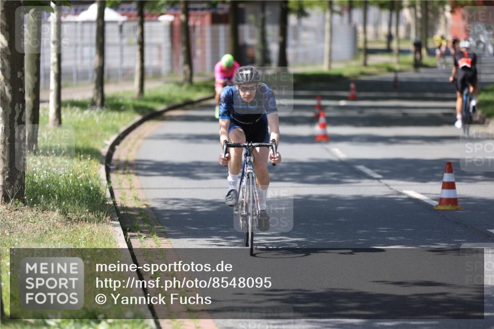 10.08.2025 - GEWOBA Citytriathlon Bremen Yannick Fuchs http://msf.ph/oto/8548095 10.08.2025 13:10:26 Radfahren 722, 752, 763, 776, 833, 872, 891, 922, 947, 956 meine-sportfotos.de