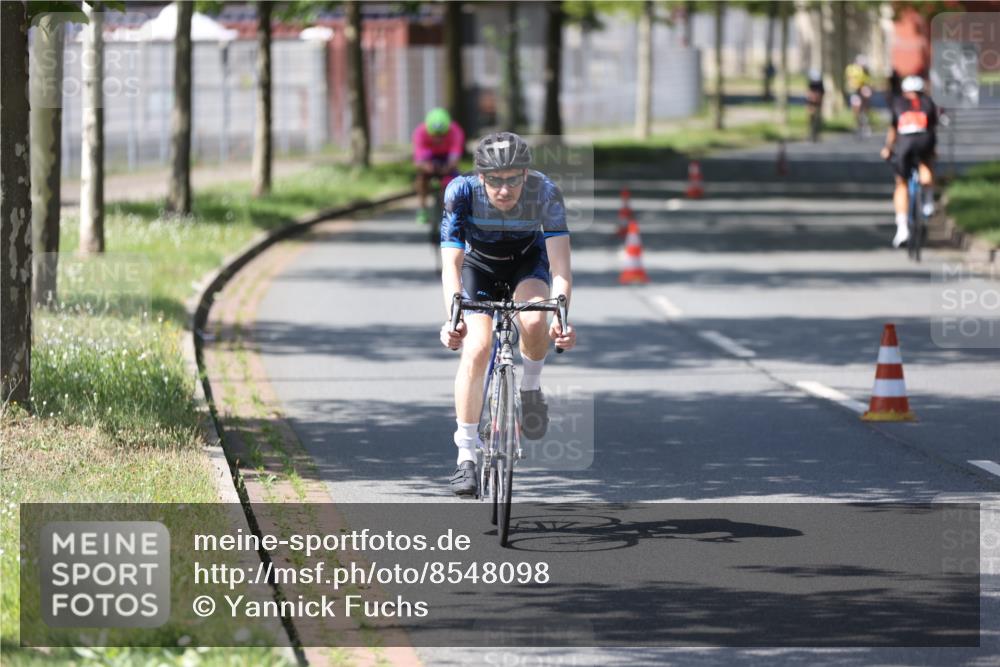 10.08.2025 - GEWOBA Citytriathlon Bremen Yannick Fuchs http://msf.ph/oto/8548098 10.08.2025 13:10:26 Radfahren 722, 752, 763, 776, 833, 872, 891, 922, 947, 956 meine-sportfotos.de