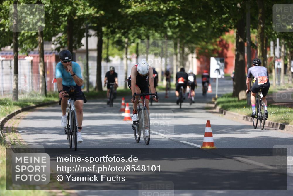 10.08.2025 - GEWOBA Citytriathlon Bremen Yannick Fuchs http://msf.ph/oto/8548101 10.08.2025 12:12:53 Radfahren 640, 675, 745, 767, 771, 851, 884, 885, 960 meine-sportfotos.de