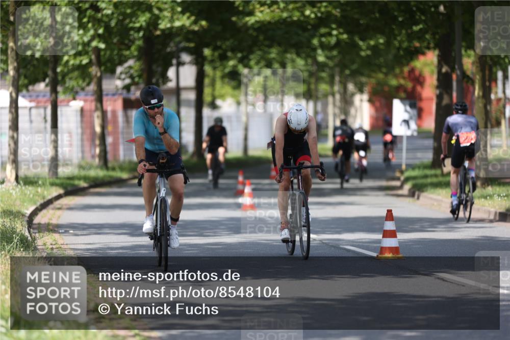 10.08.2025 - GEWOBA Citytriathlon Bremen Yannick Fuchs http://msf.ph/oto/8548104 10.08.2025 12:12:53 Radfahren 640, 675, 745, 767, 771, 851, 884, 885, 960 meine-sportfotos.de