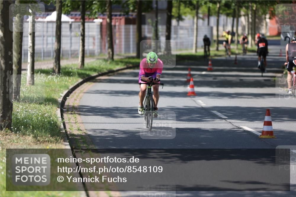 10.08.2025 - GEWOBA Citytriathlon Bremen Yannick Fuchs http://msf.ph/oto/8548109 10.08.2025 13:10:28 Radfahren 722, 752, 763, 776, 833, 834, 872, 891, 922, 956 meine-sportfotos.de