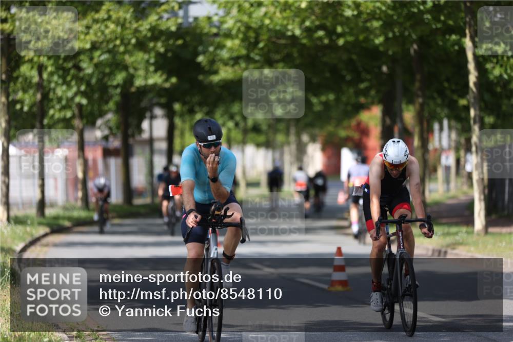 10.08.2025 - GEWOBA Citytriathlon Bremen Yannick Fuchs http://msf.ph/oto/8548110 10.08.2025 12:12:54 Radfahren 640, 675, 745, 767, 771, 851, 884, 885, 960 meine-sportfotos.de