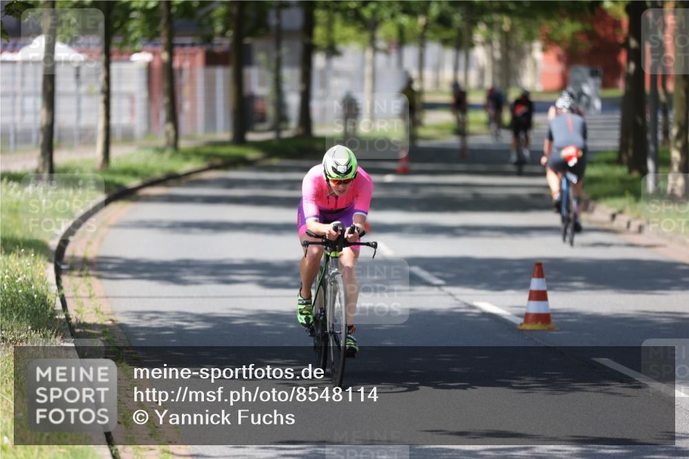 10.08.2025 - GEWOBA Citytriathlon Bremen Yannick Fuchs http://msf.ph/oto/8548114 10.08.2025 13:10:29 Radfahren 722, 752, 763, 776, 833, 834, 872, 891, 922, 956 meine-sportfotos.de