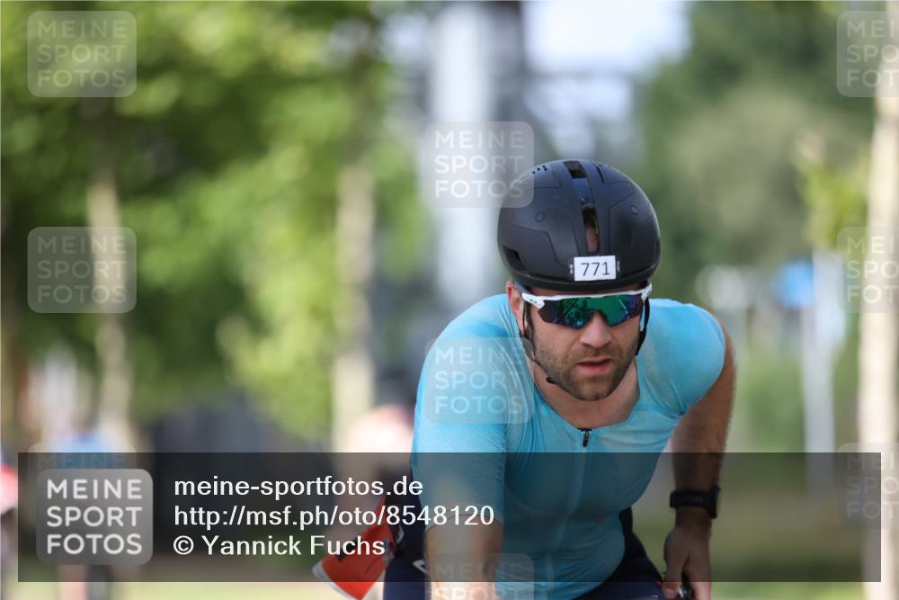 10.08.2025 - GEWOBA Citytriathlon Bremen Yannick Fuchs http://msf.ph/oto/8548120 10.08.2025 12:12:55 Radfahren 640, 675, 745, 767, 771, 884, 885, 960 meine-sportfotos.de