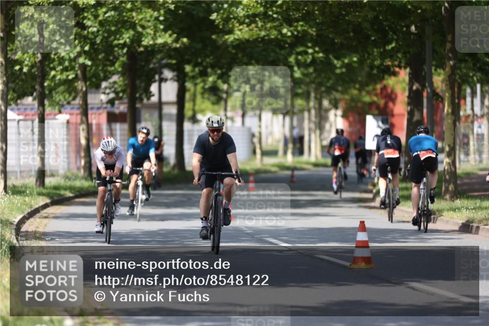 10.08.2025 - GEWOBA Citytriathlon Bremen Yannick Fuchs http://msf.ph/oto/8548122 10.08.2025 12:12:56 Radfahren 640, 675, 745, 767, 771, 884, 885, 960 meine-sportfotos.de
