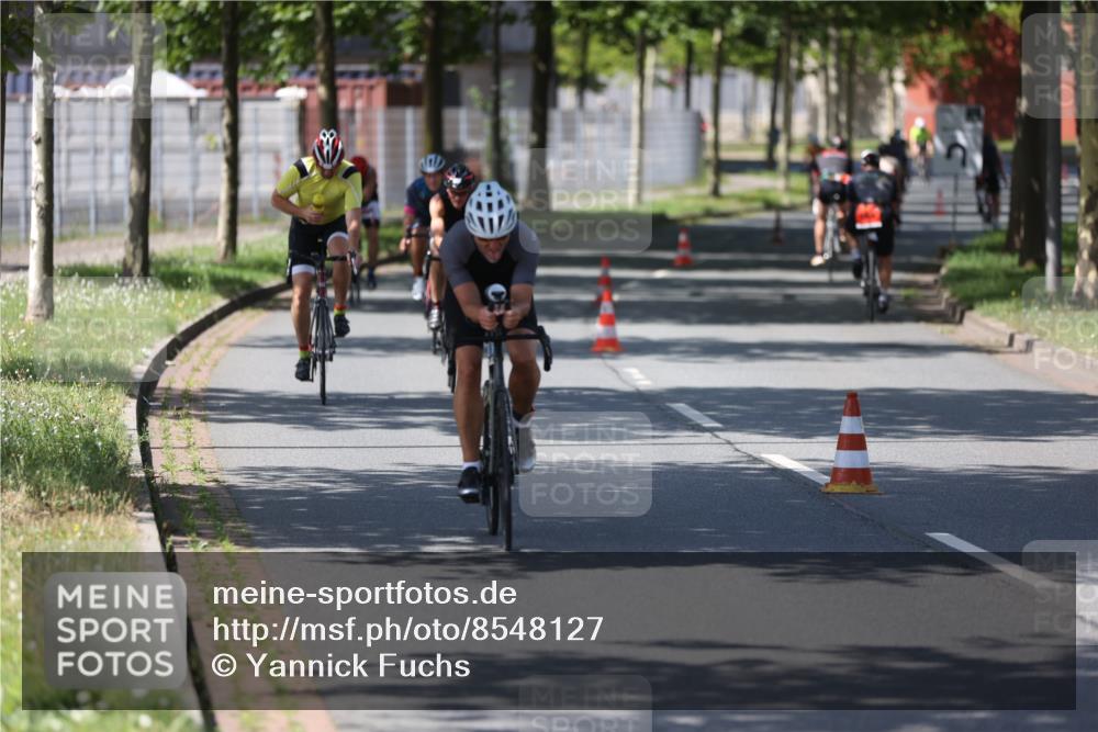 10.08.2025 - GEWOBA Citytriathlon Bremen Yannick Fuchs http://msf.ph/oto/8548127 10.08.2025 13:10:35 Radfahren 722, 752, 833, 834, 872, 891, 935, 956, 1031 meine-sportfotos.de