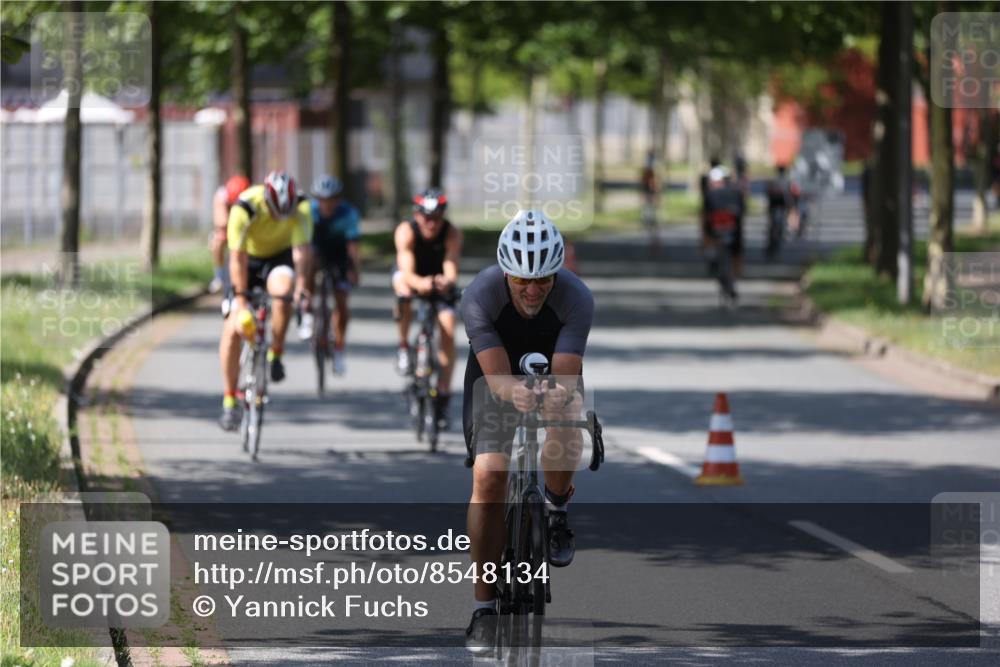10.08.2025 - GEWOBA Citytriathlon Bremen Yannick Fuchs http://msf.ph/oto/8548134 10.08.2025 13:10:36 Radfahren 722, 752, 833, 834, 872, 891, 935, 956, 1031 meine-sportfotos.de