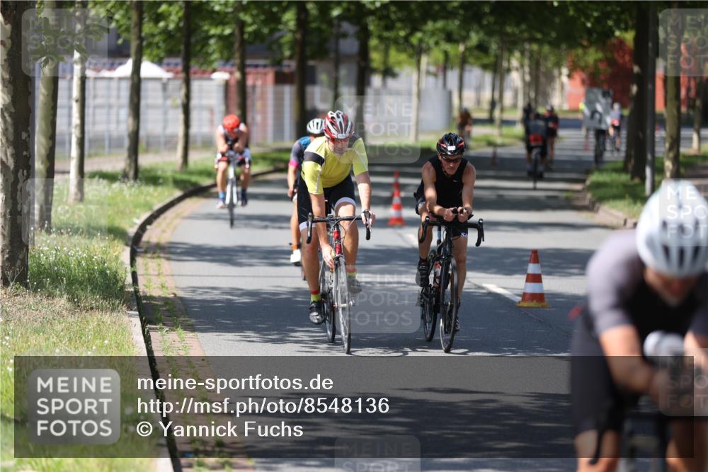 10.08.2025 - GEWOBA Citytriathlon Bremen Yannick Fuchs http://msf.ph/oto/8548136 10.08.2025 13:10:37 Radfahren 722, 752, 833, 834, 872, 891, 935, 956, 1031 meine-sportfotos.de