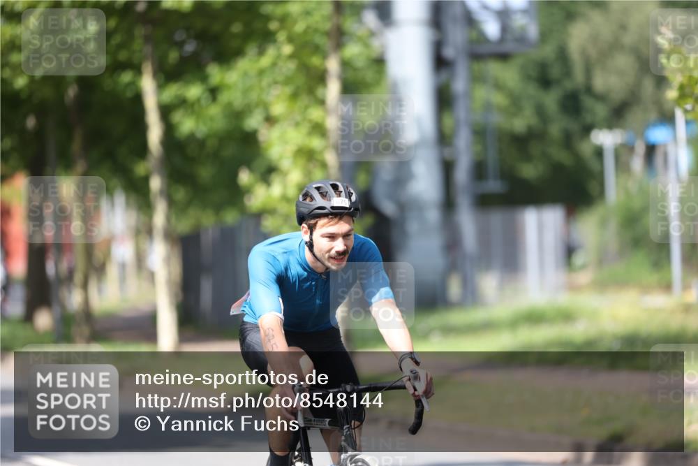 10.08.2025 - GEWOBA Citytriathlon Bremen Yannick Fuchs http://msf.ph/oto/8548144 10.08.2025 12:13:00 Radfahren 640, 675, 745, 767, 771, 884, 960 meine-sportfotos.de