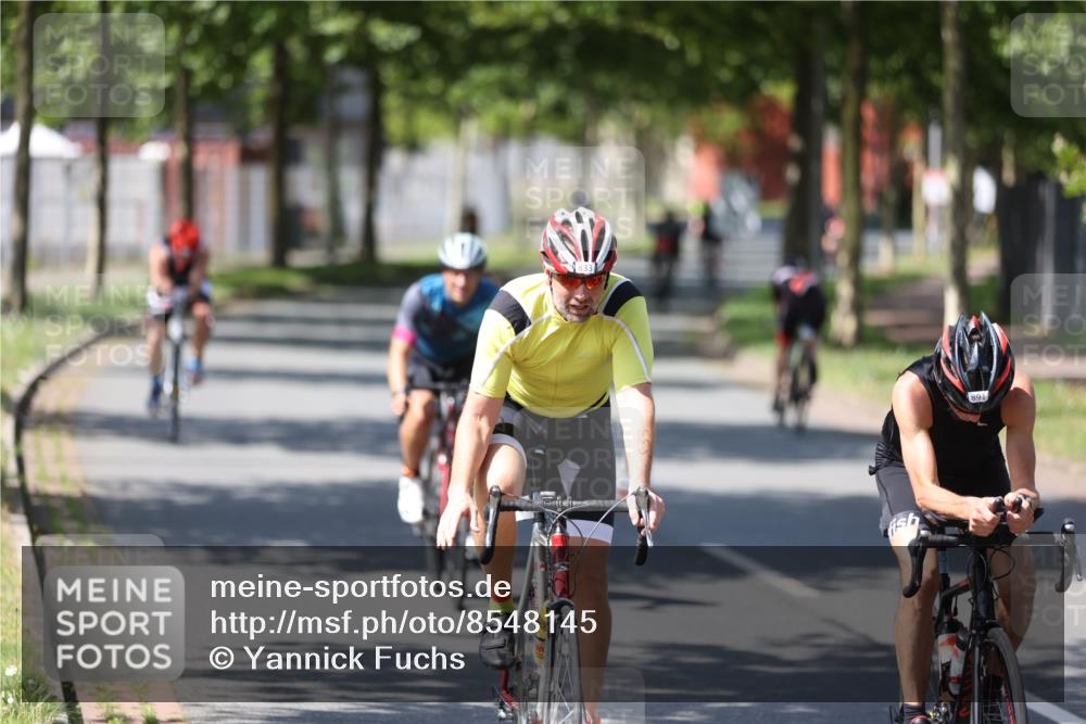 10.08.2025 - GEWOBA Citytriathlon Bremen Yannick Fuchs http://msf.ph/oto/8548145 10.08.2025 13:10:38 Radfahren 722, 752, 833, 834, 858, 872, 891, 935, 956, 1031 meine-sportfotos.de