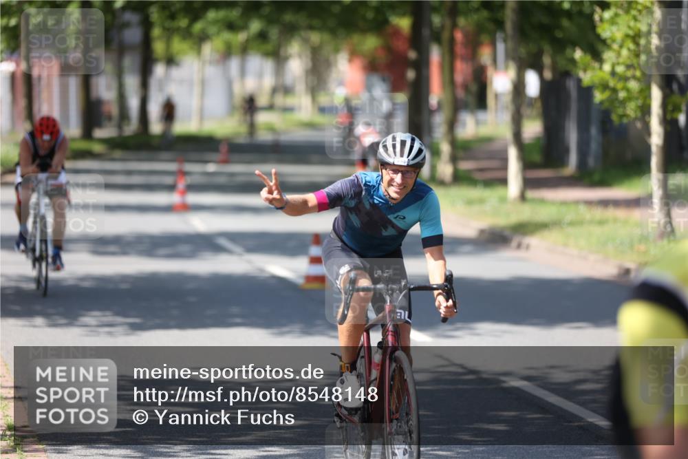 10.08.2025 - GEWOBA Citytriathlon Bremen Yannick Fuchs http://msf.ph/oto/8548148 10.08.2025 13:10:39 Radfahren 722, 752, 833, 834, 858, 872, 891, 935, 956, 1031 meine-sportfotos.de