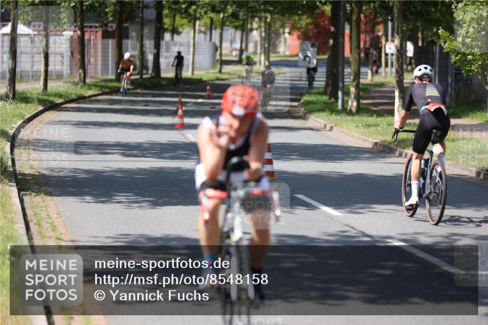 10.08.2025 - GEWOBA Citytriathlon Bremen Yannick Fuchs http://msf.ph/oto/8548158 10.08.2025 13:10:41 Radfahren 722, 833, 834, 858, 872, 891, 935, 956, 1031 meine-sportfotos.de