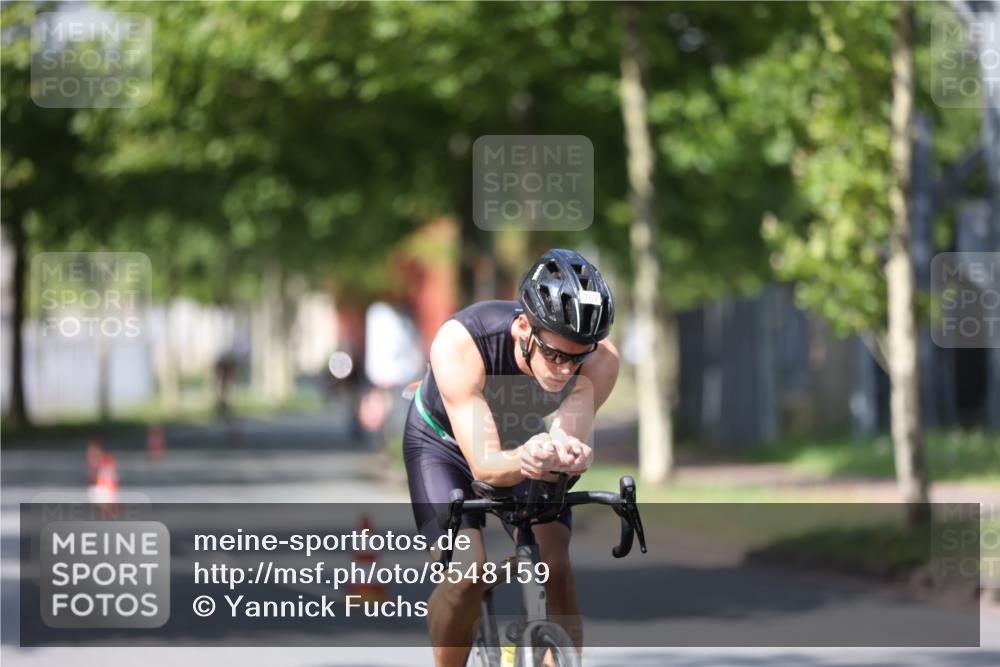 10.08.2025 - GEWOBA Citytriathlon Bremen Yannick Fuchs http://msf.ph/oto/8548159 10.08.2025 12:13:03 Radfahren 675, 745, 760, 767, 771, 884, 960, 1013 meine-sportfotos.de