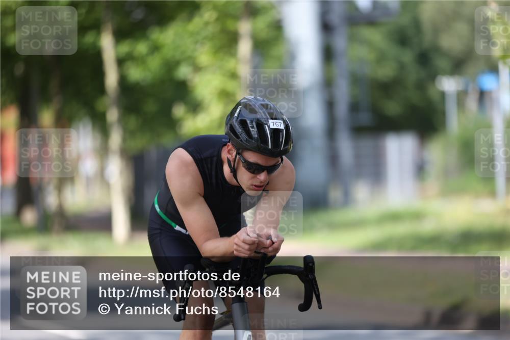 10.08.2025 - GEWOBA Citytriathlon Bremen Yannick Fuchs http://msf.ph/oto/8548164 10.08.2025 12:13:03 Radfahren 675, 745, 760, 767, 771, 884, 960, 1013 meine-sportfotos.de