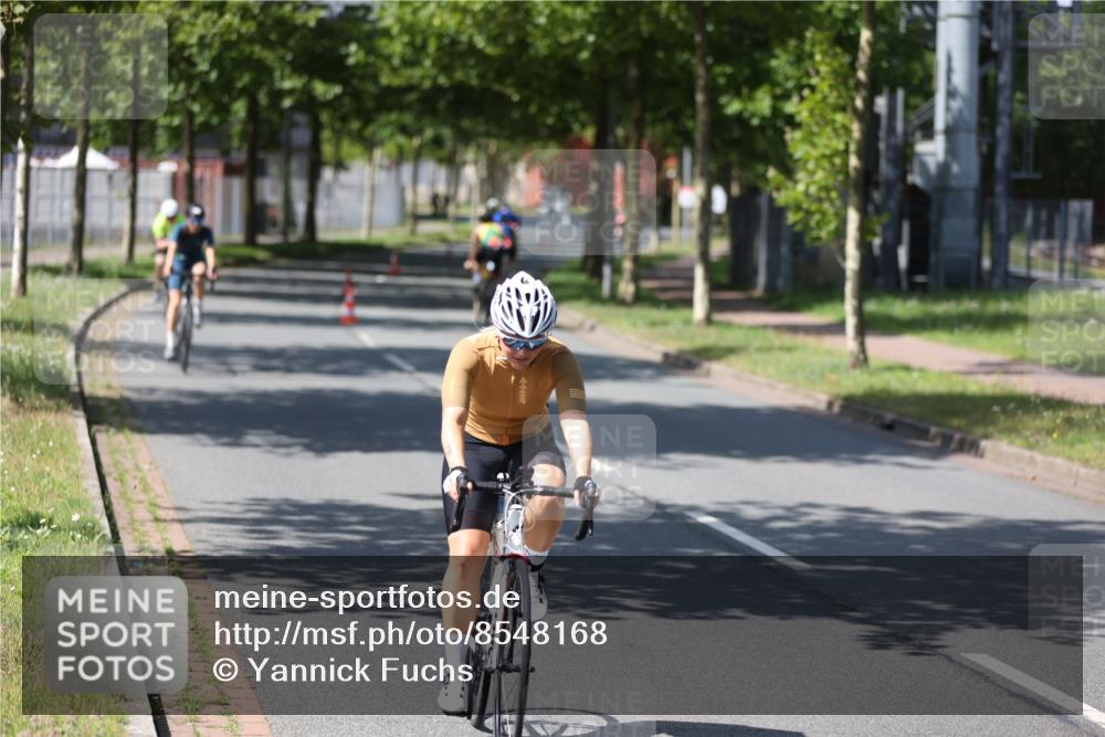 10.08.2025 - GEWOBA Citytriathlon Bremen Yannick Fuchs http://msf.ph/oto/8548168 10.08.2025 13:10:48 Radfahren 722, 833, 834, 858, 872, 891, 935, 1031 meine-sportfotos.de