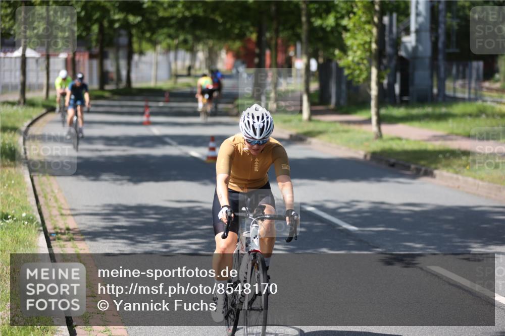 10.08.2025 - GEWOBA Citytriathlon Bremen Yannick Fuchs http://msf.ph/oto/8548170 10.08.2025 13:10:48 Radfahren 722, 833, 834, 858, 872, 891, 935, 1031 meine-sportfotos.de