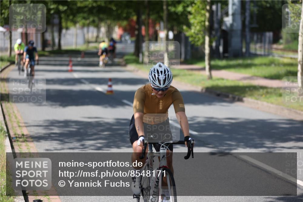 10.08.2025 - GEWOBA Citytriathlon Bremen Yannick Fuchs http://msf.ph/oto/8548171 10.08.2025 13:10:48 Radfahren 722, 833, 834, 858, 872, 891, 935, 1031 meine-sportfotos.de