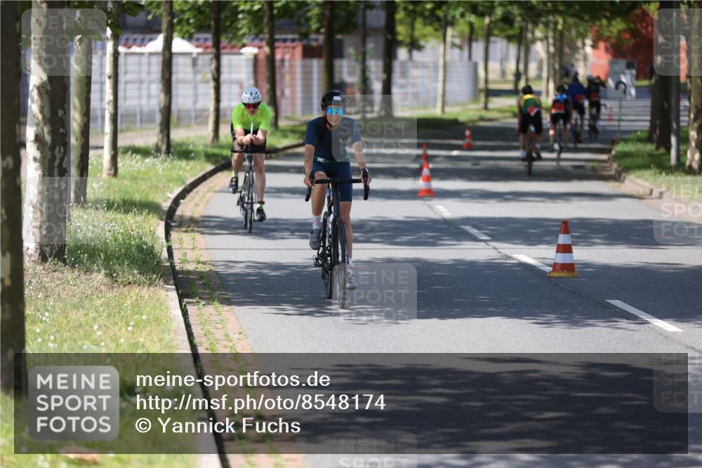 10.08.2025 - GEWOBA Citytriathlon Bremen Yannick Fuchs http://msf.ph/oto/8548174 10.08.2025 13:10:49 Radfahren 722, 833, 834, 858, 872, 891, 935, 1031 meine-sportfotos.de