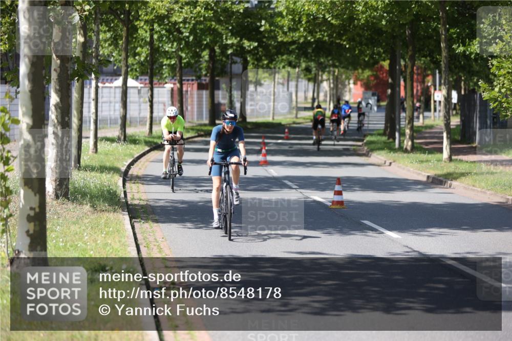 10.08.2025 - GEWOBA Citytriathlon Bremen Yannick Fuchs http://msf.ph/oto/8548178 10.08.2025 13:10:49 Radfahren 722, 833, 834, 858, 872, 891, 935, 1031 meine-sportfotos.de