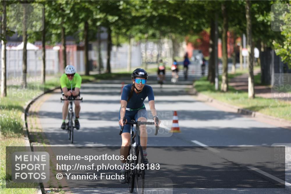 10.08.2025 - GEWOBA Citytriathlon Bremen Yannick Fuchs http://msf.ph/oto/8548183 10.08.2025 13:10:50 Radfahren 722, 833, 834, 858, 872, 891, 935, 1031 meine-sportfotos.de