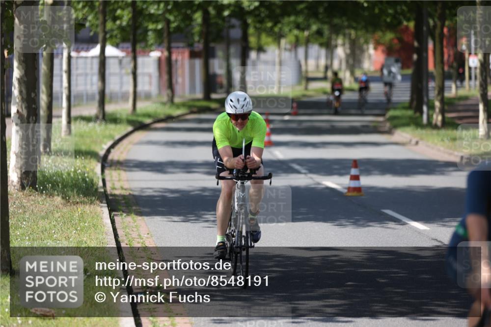 10.08.2025 - GEWOBA Citytriathlon Bremen Yannick Fuchs http://msf.ph/oto/8548191 10.08.2025 13:10:51 Radfahren 722, 834, 858, 872, 891, 935, 1031 meine-sportfotos.de