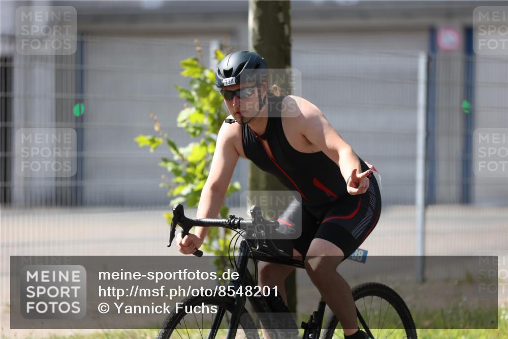 10.08.2025 - GEWOBA Citytriathlon Bremen Yannick Fuchs http://msf.ph/oto/8548201 10.08.2025 13:11:07 Radfahren 593, 738, 759 meine-sportfotos.de
