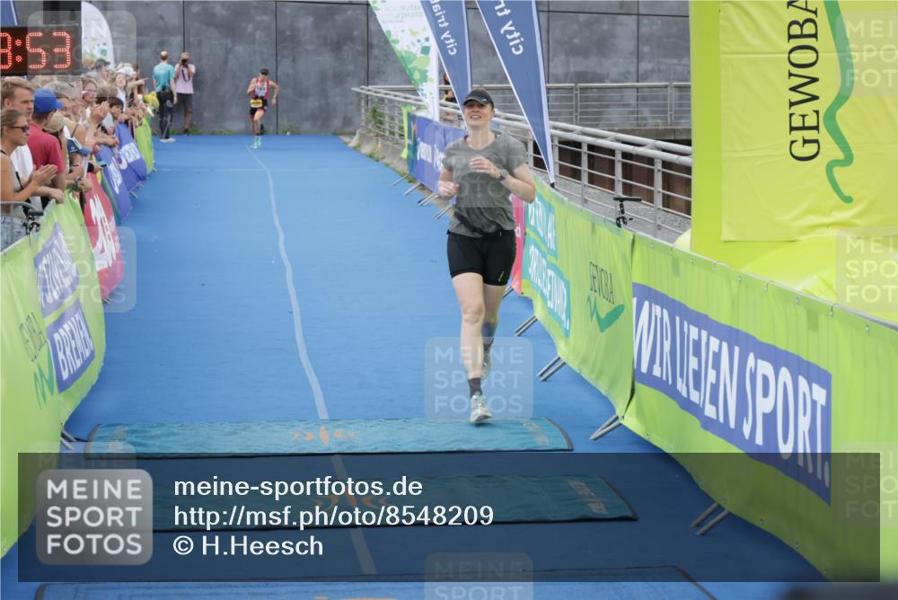 10.08.2025 - GEWOBA Citytriathlon Bremen H.Heesch http://msf.ph/oto/8548209 10.08.2025 11:33:35 Ziel 359, 491 meine-sportfotos.de
