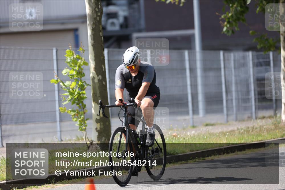 10.08.2025 - GEWOBA Citytriathlon Bremen Yannick Fuchs http://msf.ph/oto/8548214 10.08.2025 13:11:28 Radfahren 604, 664, 667, 686, 688, 708, 894, 915 meine-sportfotos.de