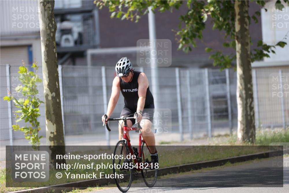 10.08.2025 - GEWOBA Citytriathlon Bremen Yannick Fuchs http://msf.ph/oto/8548218 10.08.2025 13:11:29 Radfahren 604, 664, 667, 686, 688, 708, 894, 915, 937 meine-sportfotos.de