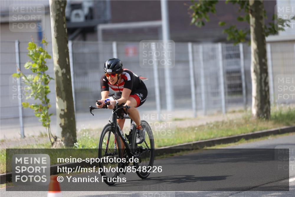 10.08.2025 - GEWOBA Citytriathlon Bremen Yannick Fuchs http://msf.ph/oto/8548226 10.08.2025 13:11:31 Radfahren 604, 664, 667, 686, 688, 708, 894, 915, 937 meine-sportfotos.de