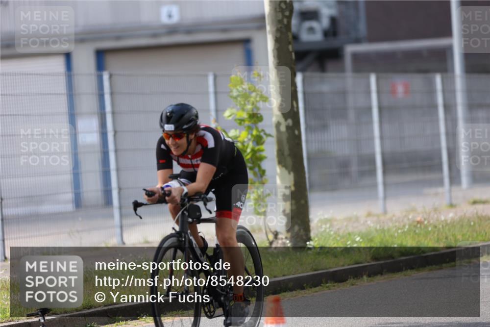10.08.2025 - GEWOBA Citytriathlon Bremen Yannick Fuchs http://msf.ph/oto/8548230 10.08.2025 13:11:31 Radfahren 604, 664, 667, 686, 688, 708, 894, 915, 937 meine-sportfotos.de