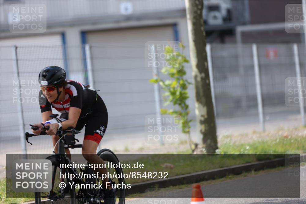 10.08.2025 - GEWOBA Citytriathlon Bremen Yannick Fuchs http://msf.ph/oto/8548232 10.08.2025 13:11:31 Radfahren 604, 664, 667, 686, 688, 708, 894, 915, 937 meine-sportfotos.de