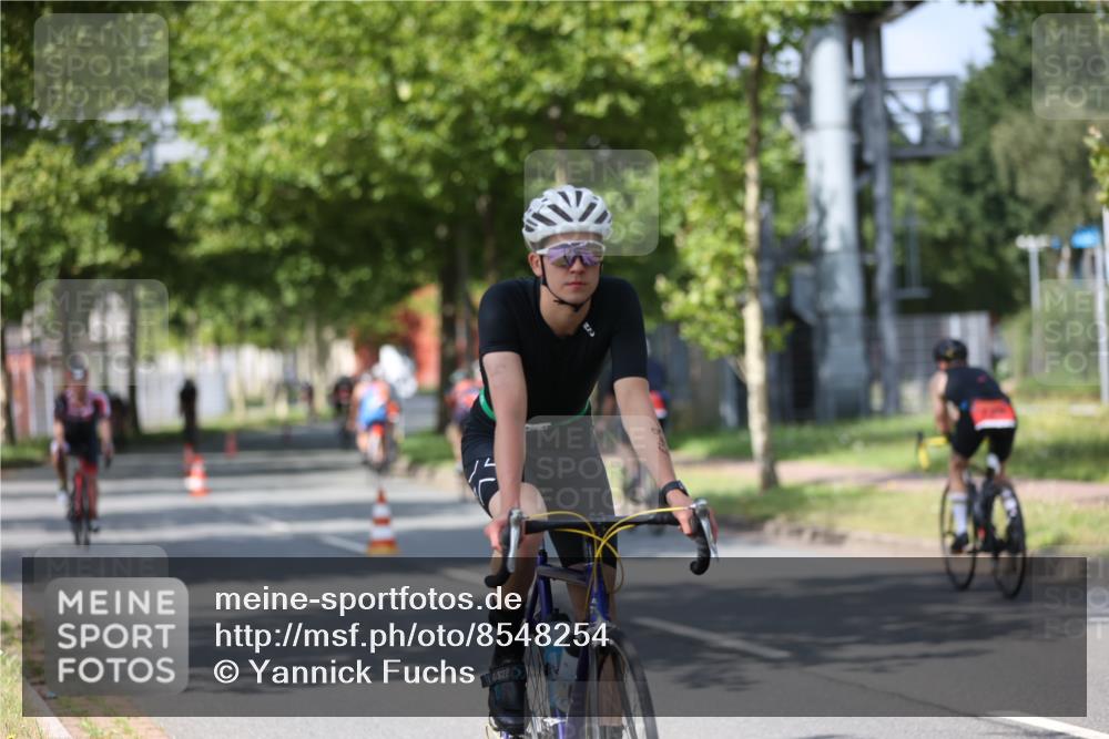 10.08.2025 - GEWOBA Citytriathlon Bremen Yannick Fuchs http://msf.ph/oto/8548254 10.08.2025 12:13:35 Radfahren 552, 612, 649, 664, 770, 774, 776, 823, 916, 1017 meine-sportfotos.de