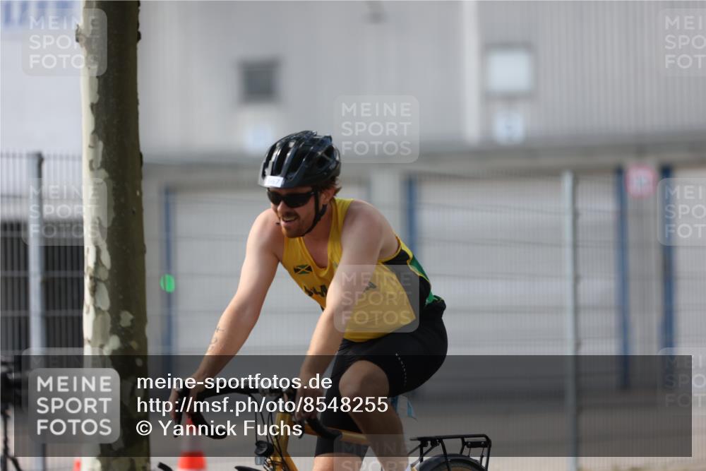 10.08.2025 - GEWOBA Citytriathlon Bremen Yannick Fuchs http://msf.ph/oto/8548255 10.08.2025 13:11:41 Radfahren 604, 635, 667, 750, 894, 915, 933, 937, 966, 1017, 1032 meine-sportfotos.de