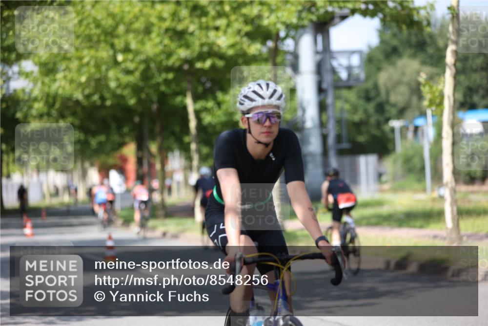 10.08.2025 - GEWOBA Citytriathlon Bremen Yannick Fuchs http://msf.ph/oto/8548256 10.08.2025 12:13:36 Radfahren 552, 612, 621, 649, 664, 770, 774, 776, 823, 916, 1017 meine-sportfotos.de