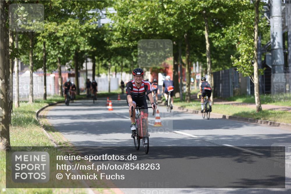 10.08.2025 - GEWOBA Citytriathlon Bremen Yannick Fuchs http://msf.ph/oto/8548263 10.08.2025 12:13:37 Radfahren 552, 612, 621, 649, 664, 770, 774, 776, 823, 916, 1017 meine-sportfotos.de